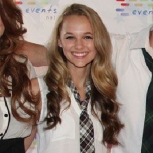 Madison Iseman Headshot