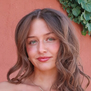 Madison Myers Headshot 6 of 7