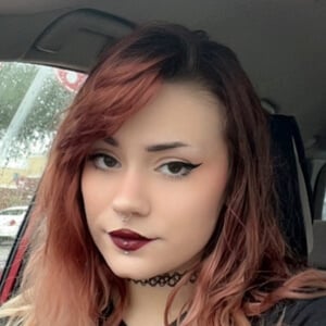 Mae Carson Headshot 2 of 4