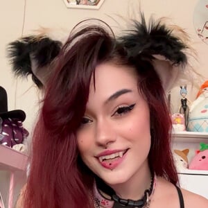 Mae Carson Headshot 3 of 4