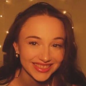 maeveasmr Headshot 4 of 5