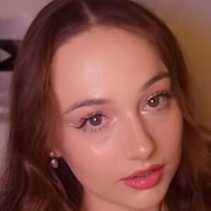 maeveasmr Headshot 5 of 5