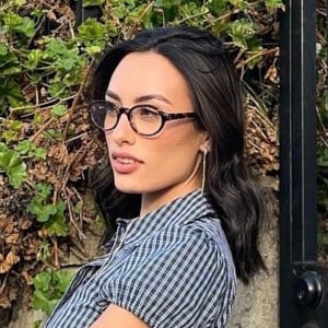 Mafe Anzures Headshot 3 of 11