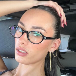 Mafe Anzures Headshot 5 of 11