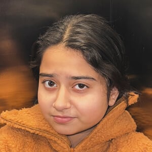 mahzaidi Headshot 2 of 3