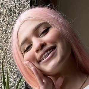 Maika Gimenez Headshot 3 of 10