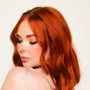 Maisy Kay Headshot 3 of 9