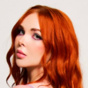 Maisy Kay Headshot 4 of 9