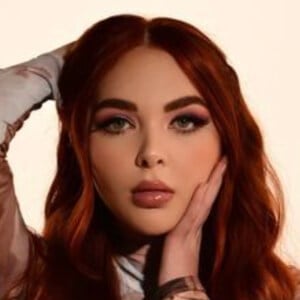 Maisy Kay Headshot 9 of 9