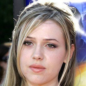 Majandra Delfino - Bio, Family, Trivia | Famous Birthdays
