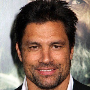 Manu Bennett at age 44