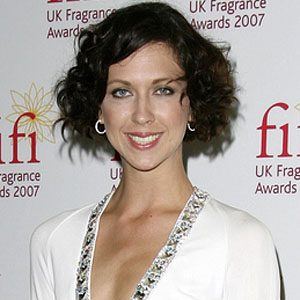 Margo Stilley - Bio, Family, Trivia | Famous Birthdays