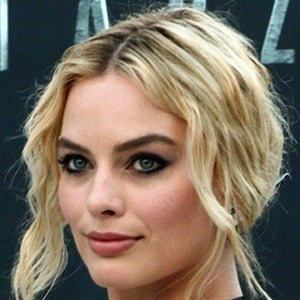 Margot Robbie at age 26