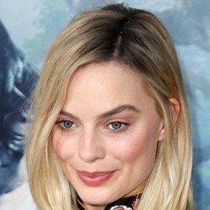 Margot Robbie at age 25