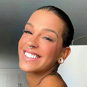 Maria Delsol Headshot 4 of 5