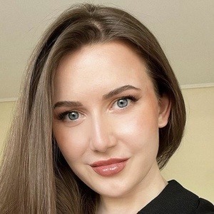 Maria Lozovskaya Headshot 5 of 10