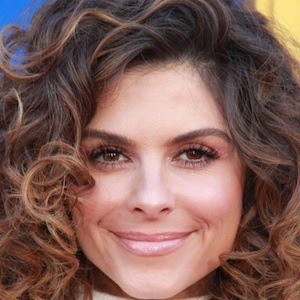 Maria Menounos Headshot 5 of 10