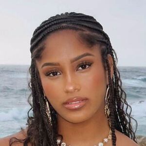 Mariah Ashley Headshot 6 of 6
