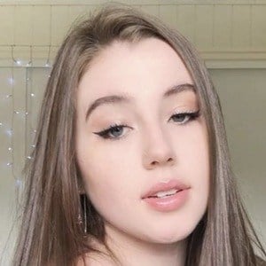 marinaswrld - Age, Family, Bio | Famous Birthdays