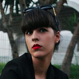 MarlaTwins Laura Headshot