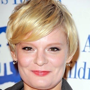 Martha Plimpton Headshot 2 of 10