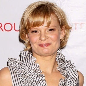 Martha Plimpton Headshot 7 of 10