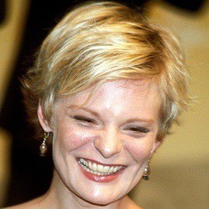 Martha Plimpton Headshot 9 of 10