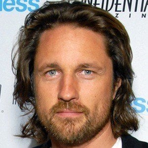 Martin Henderson Headshot 7 of 10