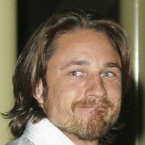 Martin Henderson Headshot 10 of 10