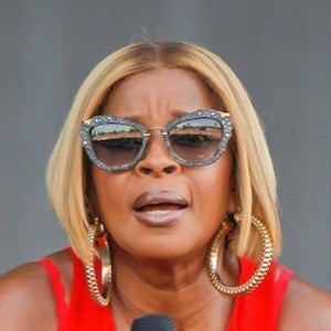 Mary J. Blige Headshot 8 of 8