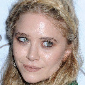 Mary-Kate Olsen - Age, Family, Bio | Famous Birthdays