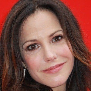 Mary-Louise Parker Headshot 5 of 10