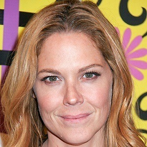 Mary McCormack - Bio, Family, Trivia | Famous Birthdays