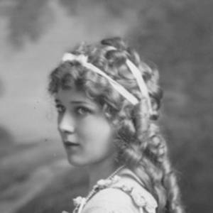 Mary Pickford Headshot 3 of 8