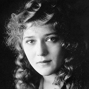 Mary Pickford Headshot 5 of 8