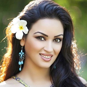 Maryam Zakaria Headshot 2 of 6