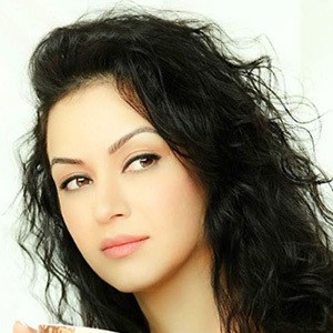 Maryam Zakaria Headshot 5 of 6