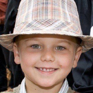 Mason Vale Cotton - Bio, Facts, Family | Famous Birthdays