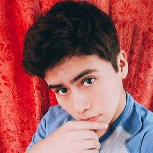 Matías Linares Headshot 2 of 10