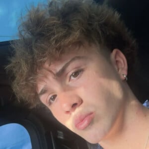 matt.burnsss Headshot 3 of 9