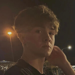 matt.burnsss Headshot 8 of 9