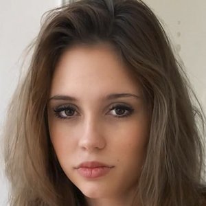 Maya Waverly Headshot 6 of 10