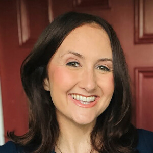Meg Quinn Headshot 4 of 5