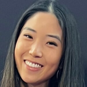 Meili Zhang Headshot 3 of 5