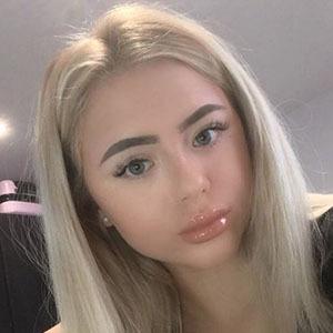 Mellbelle - Age, Family, Bio | Famous Birthdays