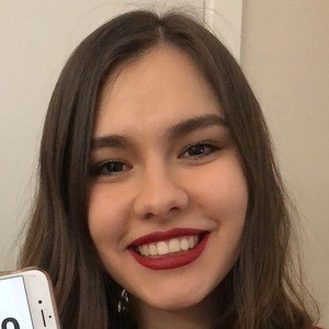 Mely Herrera Headshot