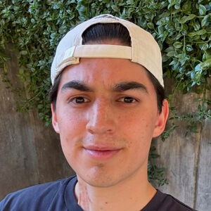 Memo Alvarez Headshot 2 of 9