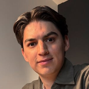 Memo Alvarez Headshot 3 of 9