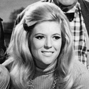 Meredith MacRae Headshot 4 of 4