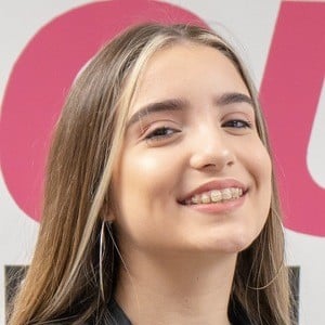 Mia Mugavero Headshot